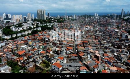 Häuser in salvador salvador, bahia, brasilien - 10. april 2024: Blick auf das Wohngebiet in der Stadt Salvador. SALVADOR BAHIA BRASILIEN Copyright: XJoaxSouzax 100424JOA007 Stockfoto