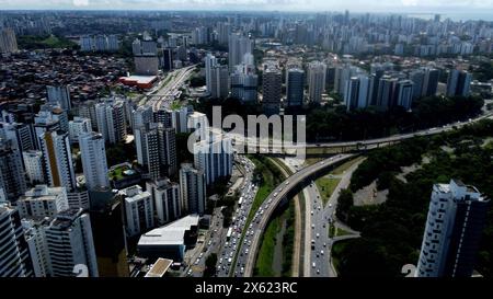 Häuser in salvador salvador, bahia, brasilien - 10. april 2024: Blick auf das Wohngebiet in der Stadt Salvador. SALVADOR BAHIA BRASILIEN Copyright: XJoaxSouzax 100424JOA000 Stockfoto