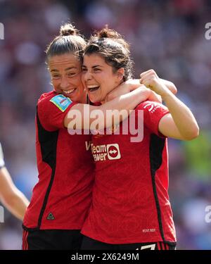 Lucia Garcia (rechts) von Manchester United feiert beim Finale des Adobe Women's FA Cup im Wembley Stadium, London, das vierte Tor des Spiels. Bilddatum: Sonntag, 12. Mai 2024. Stockfoto