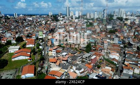 Wohnungen in der Favela-Gegend salvador, bahia, brasilien - 2. Mai 2024: Blick auf Häuser in einer Favela-Gegend in der Stadt Salvador. SALVADOR BAHIA BRASILIEN Copyright: XJoaxSouzax 020524JOA167 Stockfoto