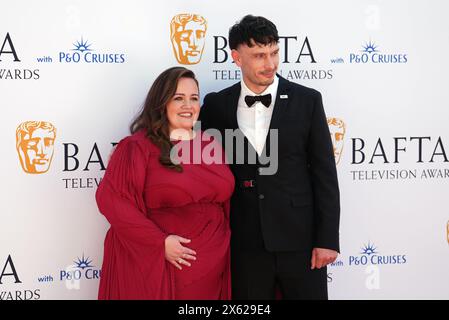 Jessica Gunning und Richard Gadd nahmen an den BAFTA TV Awards 2024 in der Royal Festival Hall in London Teil. Bilddatum: Sonntag, 12. Mai 2024. Stockfoto