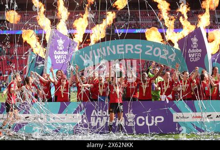 London, Großbritannien. Mai 2024. Das Team von Manchester United feiert nach dem Sieg des FA-Pokalspiels der Frauen im Wembley Stadium in London. Der Bildnachweis sollte lauten: Paul Terry/Sportimage Credit: Sportimage Ltd/Alamy Live News Stockfoto