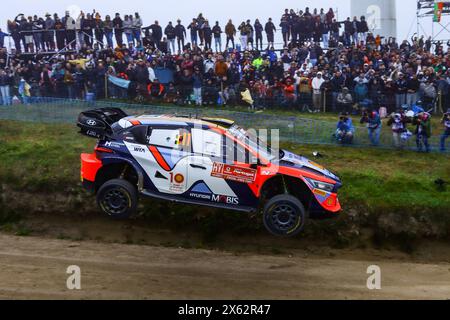 Porto, Portugal. Am 12. Mai 2024 stehen sie am 4. Tag des Rennens, während der FIA World Rally Championship WRC Vodafone Rally de Portugal 2024 12 Mai, Porto Portugal Credit: Independent Photo Agency/Alamy Live News Stockfoto