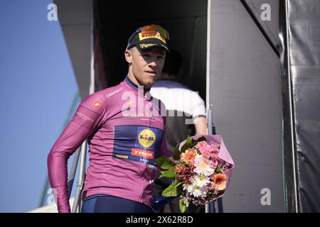 Avezzano, Italien. Mai 2024. Jonathan Mailand am Ende der 9. Etappe des Giro d’Italia von Avezzano nach Neapel, 12. Mai 2024 Italien. (Foto: Marco Alpozzi/ Credit: LaPresse/Alamy Live News Stockfoto