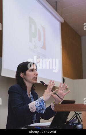 Torino, Italien. Mai 2024. Elly Schlein, Parteivorsitzender del Partito Democratico, prende parte alla conferenza 'Impresa Domani - UN Piano industriale per l'Italia' presso l'Environment Park di Turin, Italia - Domenica, 12 Maggio 2024 - Cronaca - ( Foto Andrea Alfano/LaPresse ) Elly Schlein, Parteivorsitzender der italienischen Demokratischen Partei, Teilnahme an der Konferenz "Impresa Domani - UN Piano industriale per l'Italia" im Umweltpark in Turin, Italien - Sonntag, 12. Mai 2024 - News - ( Foto Andrea Alfano/LaPresse ) Credit: LaPresse/Alamy Live News Stockfoto