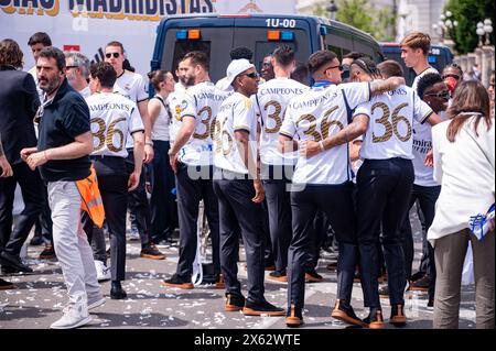 Madrid, Madrid, Spanien. Mai 2024. MADRID, SPANIEN - 12. MAI: Real Madrid Spieler während der Real Madrid Celebration des La Liga Titels auf der Plaza de Cibeles am 12. Mai 2024 in Madrid, Spanien. (Kreditbild: © Alberto Gardin/ZUMA Press Wire) NUR REDAKTIONELLE VERWENDUNG! Nicht für kommerzielle ZWECKE! Quelle: ZUMA Press, Inc./Alamy Live News Stockfoto