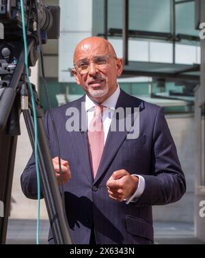 London, Vereinigtes Königreich. 12. Mai 2024. Der ehemalige Kanzler Nadhim Zahawi ist vor der BBC zu sehen, als er am Sonntag mit Laura Kuenssberg erscheint. Quelle: Tayfun Salci / Alamy Live News Stockfoto