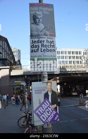 Berlin, Deutschland - 12. Mai 2024 - Wahlplakate zum Europäischen Parlament in der Friedrichstraße in Mitte. (Foto: Markku Rainer Peltonen) Stockfoto