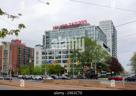 Das Tip Top Tailors Building, heute bekannt als „Tip Top Lofts“, ist ein ehemaliges Industriebau aus den 1920er Jahren, das in Condominium Lofts in Toronto, Ontari, umgewandelt wurde Stockfoto