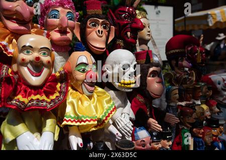 London, Großbritannien. 12. Mai 2024. Marionetten, Puppenspieler und Zuschauer haben sich in Covent Garden zum jährlichen Puppenfestival zu Ehren von Mr. Punch's 362. Geburtstag versammelt. Quelle: Kiki Streitberger/Alamy Live News Stockfoto