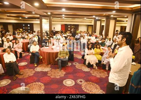 GURUGRAM, INDIEN – 12. MAI: Jannayak Janta Party (JJP) Gurugram Lok Sabha Sitzkandidat, Rapper Rahul Yadav 'Fazilpuria' spricht Mitglieder der RWA aus verschiedenen Wohngesellschaften an und appellierte an seine Stimme bei der Wahl von Lok Sabha in der Old Delhi Road am 12. Mai 2024 in Gurugram, Indien. (Foto: Parveen Kumar/Hindustan Times/SIPA USA) Credit: SIPA USA/Alamy Live News Stockfoto
