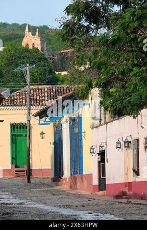 262 die Calle Alameda Street bietet einen Blick auf die Ermita de Nuestra Señora de la Candelaria Eremitage auf der Spitze der Altstadt. Trinidad-Kuba. Stockfoto