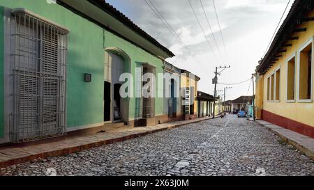 278 Kolonialhäuser in der Calle Boca Straße, bis zum transversalen Plazuela del Jigue Platz und Calle Real del Jigue Straße. Trinidad-Kuba. Stockfoto