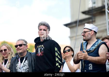 Zagreb, Kroatien, 120524. Die Fans begrüßen den Musiker Baby Lasagna nach seiner Rückkehr aus Malmö, wo er den zweiten Platz beim Eurovision Song Contest auf dem Ban Jelacic Square gewann. Foto: Ivana Grgic / CROPIX Copyright: XxIvanaxGrgicx/xCROPIXx ig docek lasagna25-120524 Stockfoto