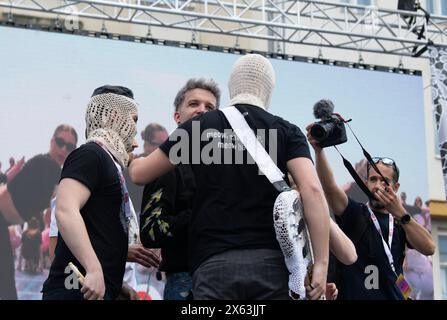 Zagreb, Kroatien, 120524. Die Fans begrüßen den Musiker Baby Lasagna nach seiner Rückkehr aus Malmö, wo er den zweiten Platz beim Eurovision Song Contest auf dem Ban Jelacic Square gewann. Foto: Ivana Grgic / CROPIX Copyright: XxIvanaxGrgicx/xCROPIXx ig docek lasagna35-120524 Stockfoto