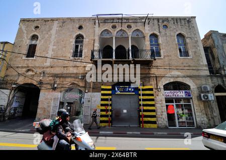 Ein wunderschönes altes Gebäude an der Eilat Street in Tel Aviv, Israel. Stockfoto