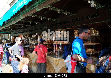 Abouelafia Bakery in der Yefet Street in Jaffa, Israel. Stockfoto