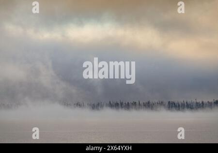 Yellowstone Lake at Sunrise im Yellowstone National Park, USA Stockfoto