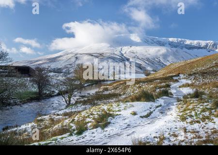 River Rawthey und die Howgill Fells im Winter, Cumbria, Großbritannien Stockfoto