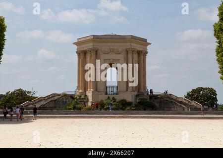 Montpellier, Frankreich - 09. Juni 2018: Der Wasserturm, das Wahrzeichen der Promenade du Peyrou. Stockfoto