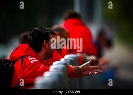 „Tifosi“-Fan der Scuderia Ferrari während des FIA-Tests auf dem Wet, Fiorano (MO) 9. Mai 2024 Stockfoto