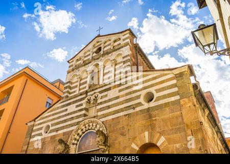 Fassade der historischen Kirche San Giusto in Lucca, Italien Stockfoto