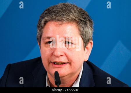 Wiesbaden Pressekonferenz zur Entwicklung der Cyberkriminalitaet in Deutschland beim Bundeskriminalamt, Wiesbaden, 13.05.2024. Claudia Plattner Praesidentin, des Bundesamts für Sicherheit in der Informationstechnik, Pressekonferenz zur Entwicklung der Cyberkriminalitaet in Deutschland beim Bundeskriminalamt, Wiesbaden, 13.05.2024. *** Wiesbaden Pressekonferenz zur Entwicklung der Cyberkriminalität in Deutschland im Bundeskriminalamt, Wiesbaden, 13 05 2024 Claudia Plattner Präsidentin, Bundesamt für Sicherheit in der Informationstechnik , Pressekonferenz zur Entwicklung der Cyberkriminalität in Deutschland Stockfoto