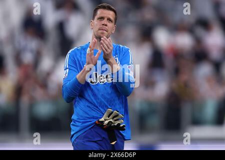 Turin, Italien. Mai 2024. Wojciech Szczesny von Juventus FC begrüßt die Fans am Ende des Fußballspiels der Serie A zwischen Juventus FC und uns Salernitana im Allianz Stadium am 12. Mai 2024 in Turin, Italien. Quelle: Marco Canoniero/Alamy Live News Stockfoto