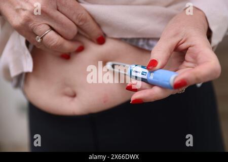 PIC zeigt: Ozempic Injection, Semaglutid Pen. bild von Modell PIC gavin rodgers/pixel8000 Stockfoto