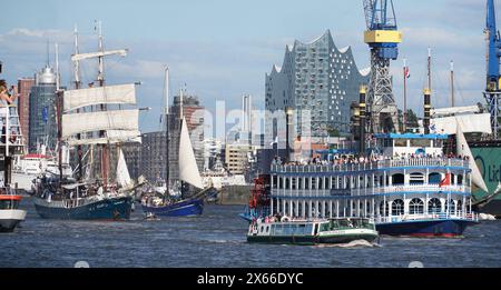 Fotos Der Auslaufparade Vom Hamburger Hafengeburtstag Vom Bis Mai In Hamburg