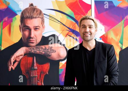 Star-Geiger David Garrett bei der Pressekonferenz zu seinen Plänen zur Millenium Symphony World Tour 2025 in der Flora Köln. Köln, 13.05.2024 NRW Deutschland *** Stargeiger David Garrett bei der Pressekonferenz zu seinen Plänen für die Millennium Symphony World Tour 2025 in der Flora Köln Köln, 13 05 2024 NRW Deutschland Copyright: XChristophxHardtx Stockfoto