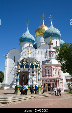 Heilige Dormition Kathedrale, die Heilige Dreifaltigkeit St. Serguis Lavra, UNESCO-Weltkulturerbe, Sergiev Posad, Russland Stockfoto