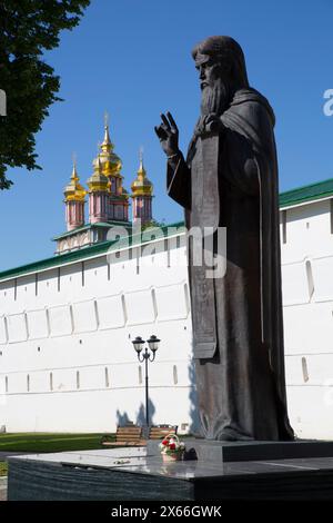 Statue des Heiligen Sergius, die Heilige Dreifaltigkeit, der Heilige Serguis Lavra, UNESCO-Weltkulturerbe, Sergiev Posad, Russland Stockfoto