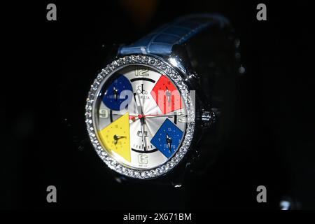 Five Time Zone Watch von Jacob & Co. Im American Museum of Natural History in New York für „Ice Cold: An Exhibition of Hip-Hop Jewelry“ Stockfoto
