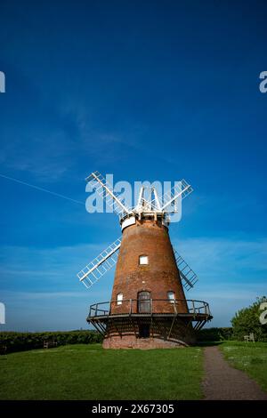 Thaxted Essex England. John Webbs Windmühle wurde 1804 erbaut. Mai 2024 fotografiert in der Abenddämmerung vor einem Makreenhimmel. Wikipeadia John Webb's Mill oder Lowe's Stockfoto