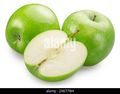 Zwei grüne Äpfel und die Hälfte grüner Apfel auf weißem Hintergrund. Datei enthält Beschneidungspfad. Stockfoto