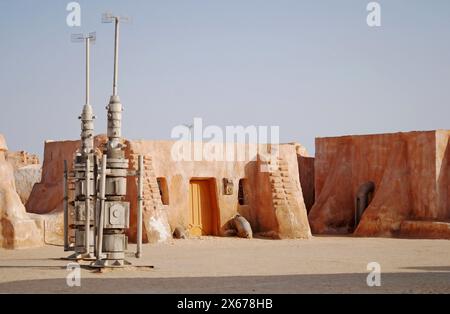 Überreste des Mos Espa Star Wars Films, der in der Sahara bei Tamerza oder Tamaghza spielt, Provinz Tozeur, Tunesien Stockfoto