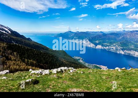 Blick vom Monte Baldo zum Gardasee Stockfoto