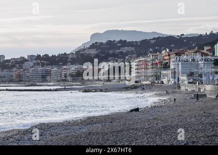 Menton, Frankreich - 6. Januar 2024: Abendlicher Blick auf die Stadt Menton und ihre Küstenregion Stockfoto