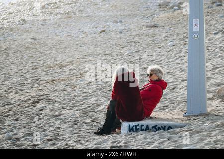 Menton, Frankreich - 6. Januar 2024: Abendlicher Blick auf die Stadt Menton und ihre Küstenregion Stockfoto