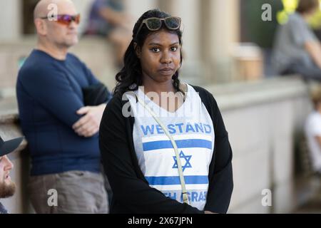 Seattle, USA. Mai 2024. Pro-Israel-Demonstration trifft auf Pro Palestine-Lager an der University of Washington Credit: Alex Garland/Alamy Live News Credit: Alex Garland/Alamy Live News Credit: Alex Garland/Alamy Live News Stockfoto