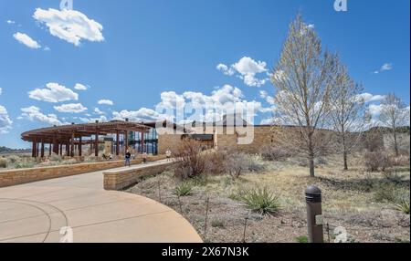 Panoramablick auf das Besucherzentrum des Mesa Verde National Park in Colorado, USA am 20. April 2024 Stockfoto