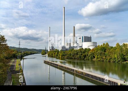 Das Blockheizkraftwerk Altbach/Deizisau, Kohlekraftwerk am Neckar bei Esslingen, Baden-Württemberg Stockfoto