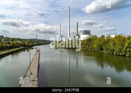 Das Blockheizkraftwerk Altbach/Deizisau, Kohlekraftwerk am Neckar bei Esslingen, Baden-Württemberg Stockfoto