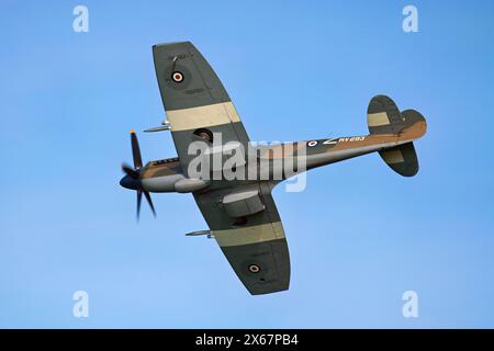 Spitfire FR Mk. XIVe MV293 wird auf der Shuttleworth Collection Old Warden Best of British Air Show im Mai 2024 gezeigt Stockfoto