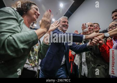 Barcelona, Spanien. Mai 2024. Jaume Collboni (C) Bürgermeister von Barcelona für die Sozialisten trifft im Saal des Parteihauptsitzes ein, um den Sieg bei den Wahlen von Salvador Illa, dem derzeitigen Führer, zu feiern. Die autonome Gemeinschaft hatte am 12. Mai 2024 die Regionalwahlen zur Wahl des 15. Parlaments Kataloniens abgehalten. Die sozialistische Partei hat sich als Sieger der Regionalwahlen herausgestellt. Zum ersten Mal seit Jahren wird die Regierung der Region möglicherweise nicht von den katalanischen Separatistenparteien geführt, da die Unterstützung für sie in diesem Jahr zurückging. Quelle: SOPA Images Limited/Alamy Live News Stockfoto