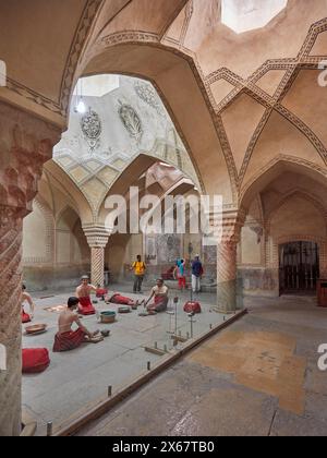 Innenansicht des heißen Zimmers (garmkhaneh) im Vakil Bathhouse, traditionelles persisches öffentliches Badehaus aus dem 18. Jahrhundert. Shiraz, Iran. Stockfoto