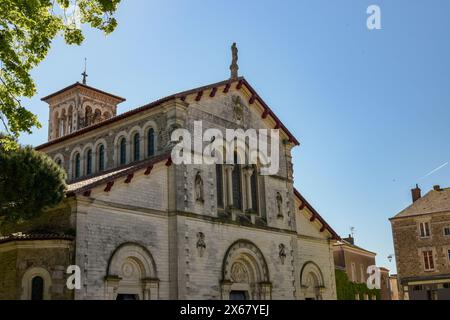 Blick auf die Kirche Notre Dame de Clisson in Loire Atlantique in Frankreich Stockfoto