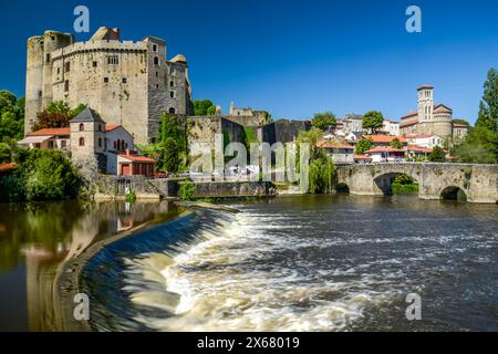 Wunderschöne Landschaft der mittelalterlichen Stadt Clisson in Loire Atlantique in Frankreich Stockfoto