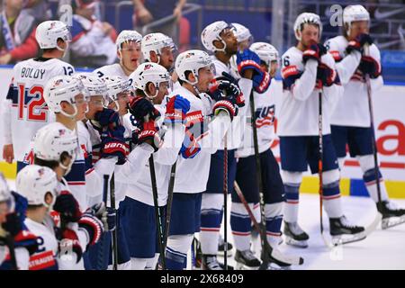 Ostrava, Tschechische Republik. Mai 2024. US-Spieler nach dem Spiel der Gruppe B der IIHF-Weltmeisterschaft 2024 USA gegen die Slowakei in Ostrava, Tschechien, 13. Mai 2024. Quelle: Jaroslav Ozana/CTK Photo/Alamy Live News Stockfoto